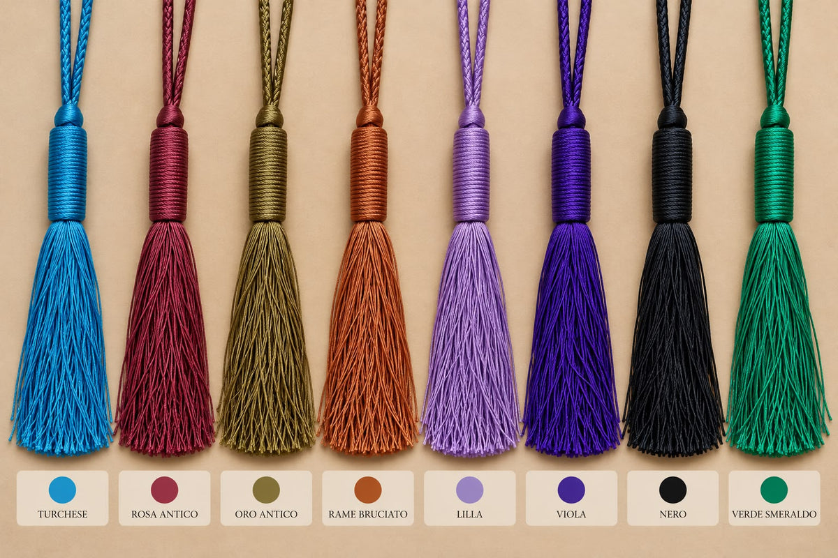Collana con nappina liscia